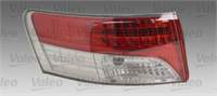 STOP LAMBASI SAG (LED) AVENSIS SEDAN 1,6 / 1,8 / 2,0 / 2,0 D4D 09>